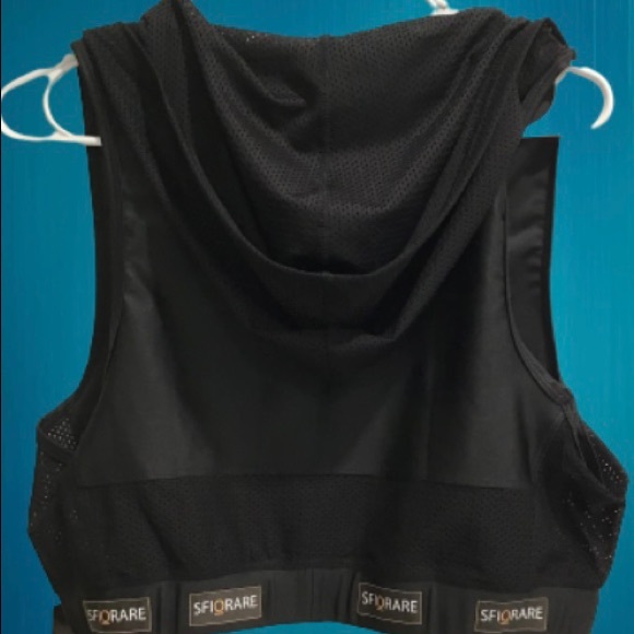 Women hooded athletic bra - Picture 1 of 4